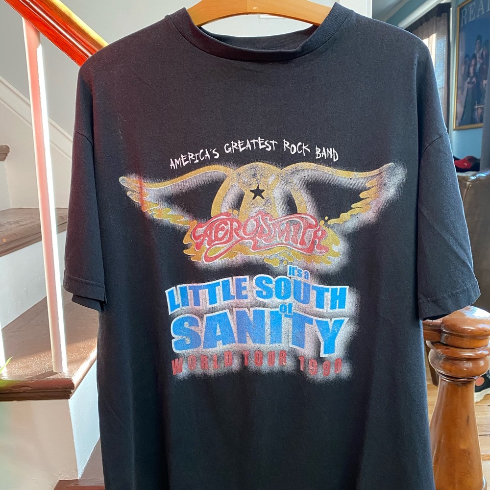 Legit vintage 1999 Aerosmith band tee. 😎